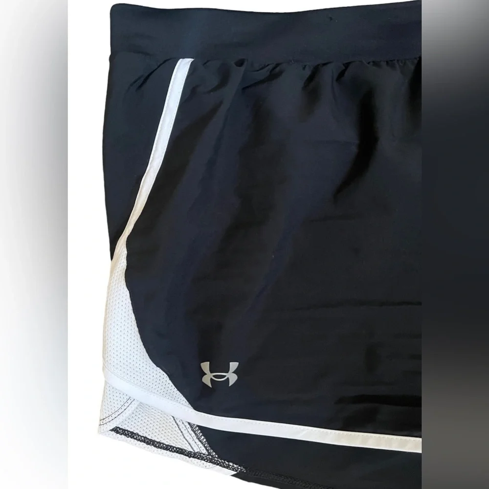 Nike & under Armour Womens shorts bundle 3 pairs Sz large